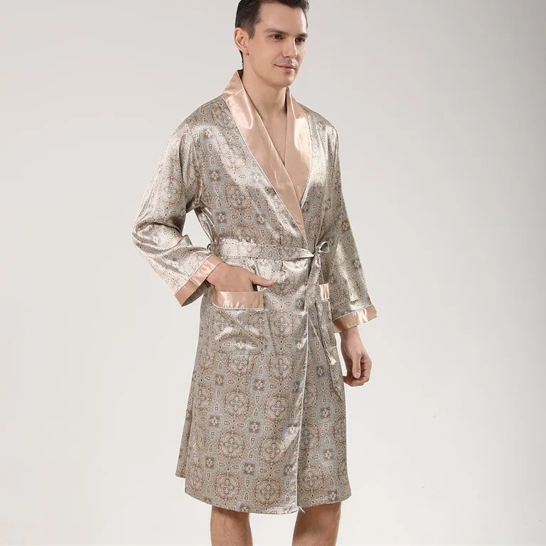 Peignoir de Chambre Homme Valmont – Robe de Chambre Satinée Motif Baroque avec Ceinture