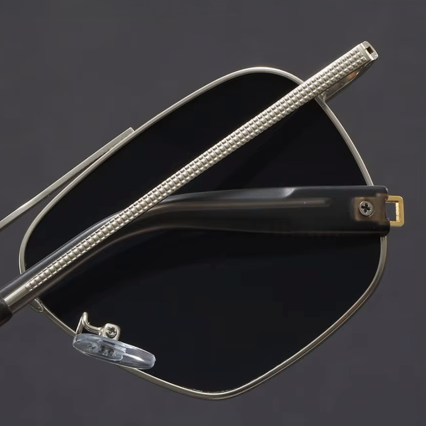 Lunettes de Soleil Aviateur Homme Saint-Tropez – Monture Titane Légère, Verres Anti-Rayures UV400