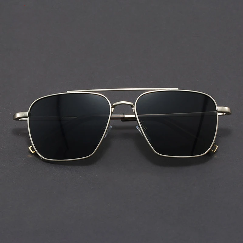 Lunettes de Soleil Aviateur Homme Saint-Tropez – Monture Titane Légère, Verres Anti-Rayures UV400